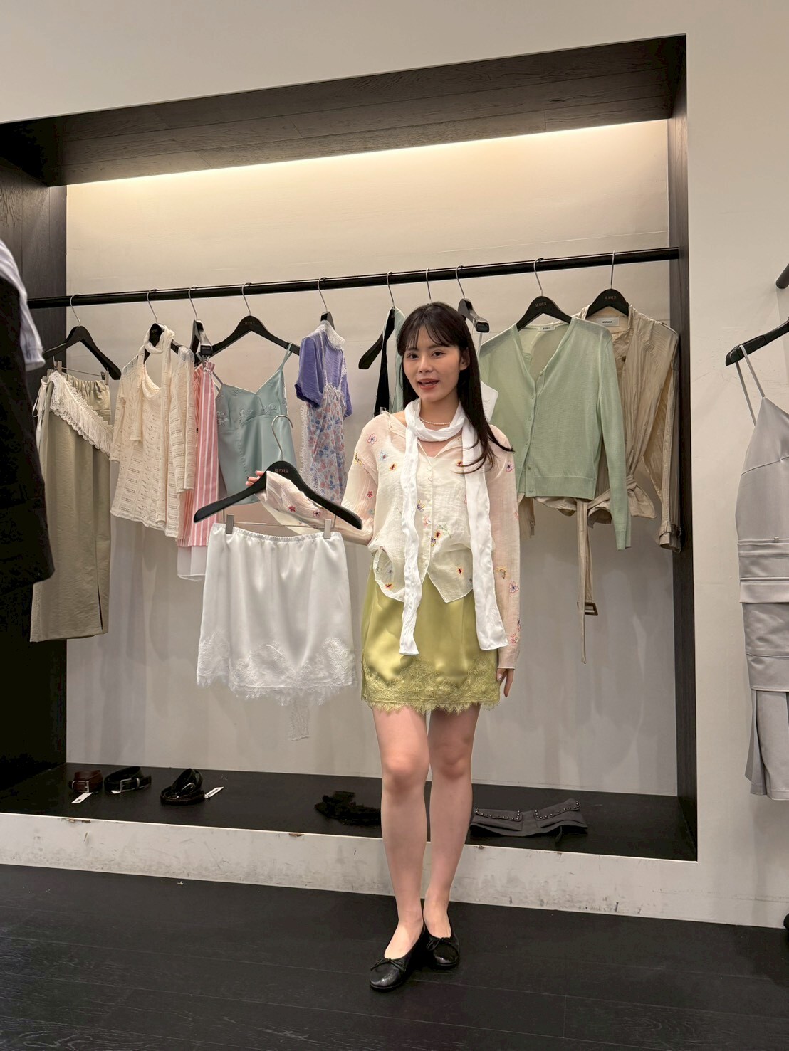 MR6037 拼蕾絲醋酸短裙