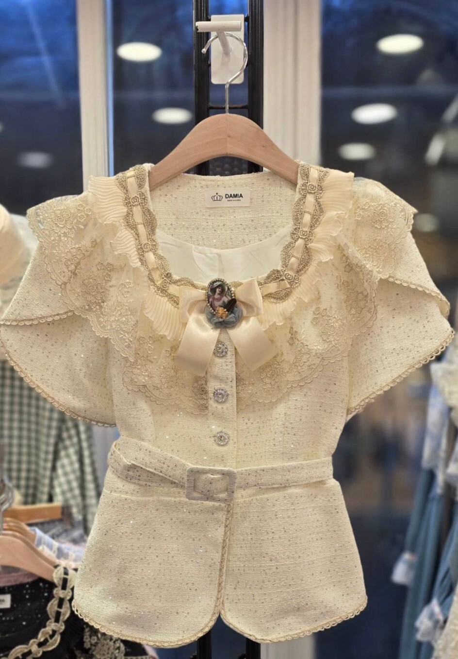 D43  胸38 長20 $519 (一口價)