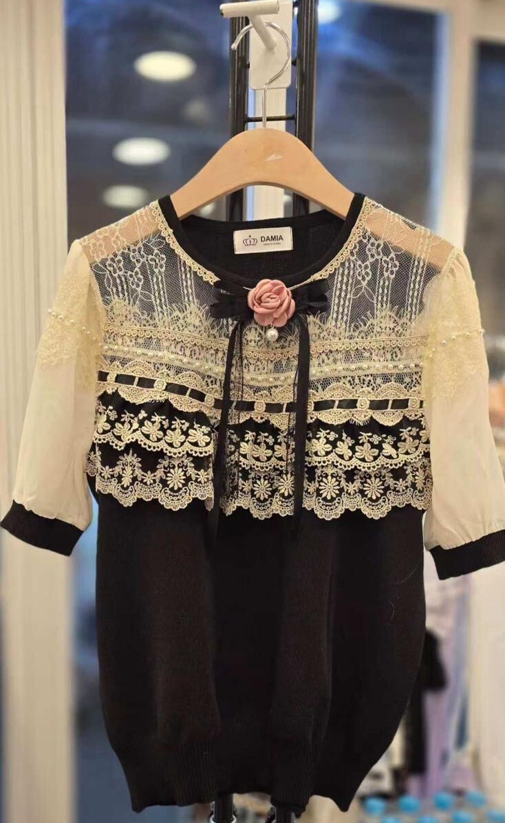 D45  胸38-46 長23 $449 (一口價)