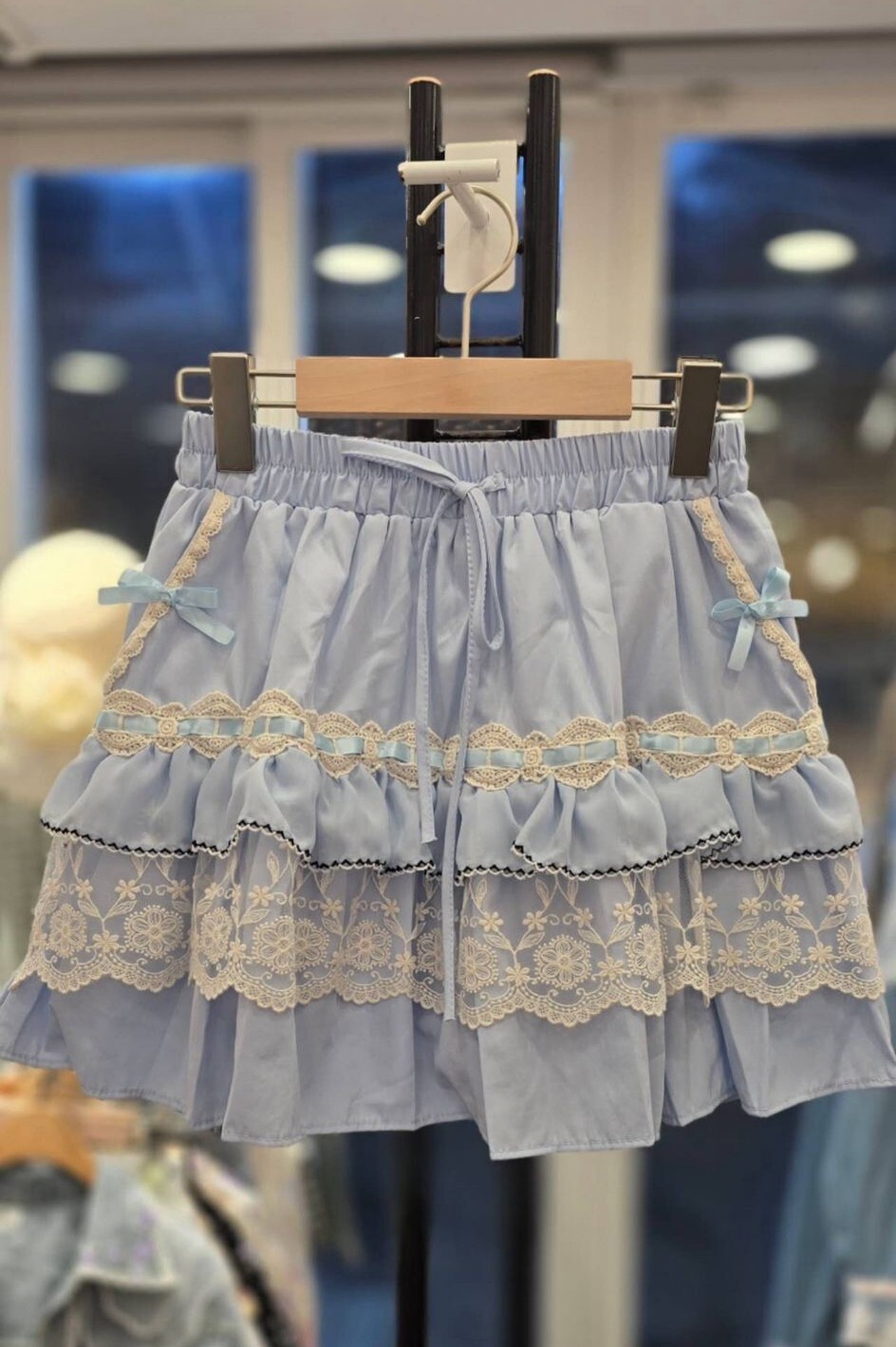 D44  腰24-42 長15 $419 (一口價)