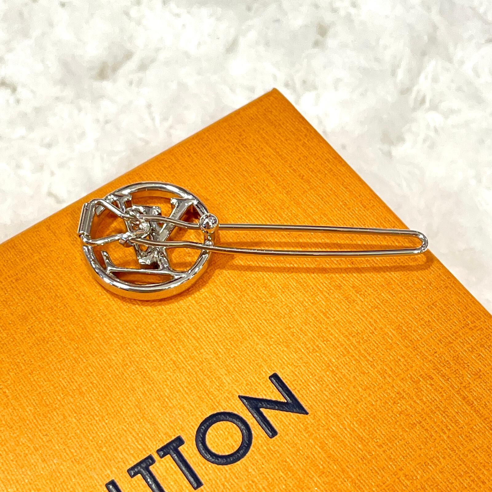 全新LV 金銀色髮夾 BABY LOUISE HAIR CLIP M00590  #BRAND NEW #香榭站正品