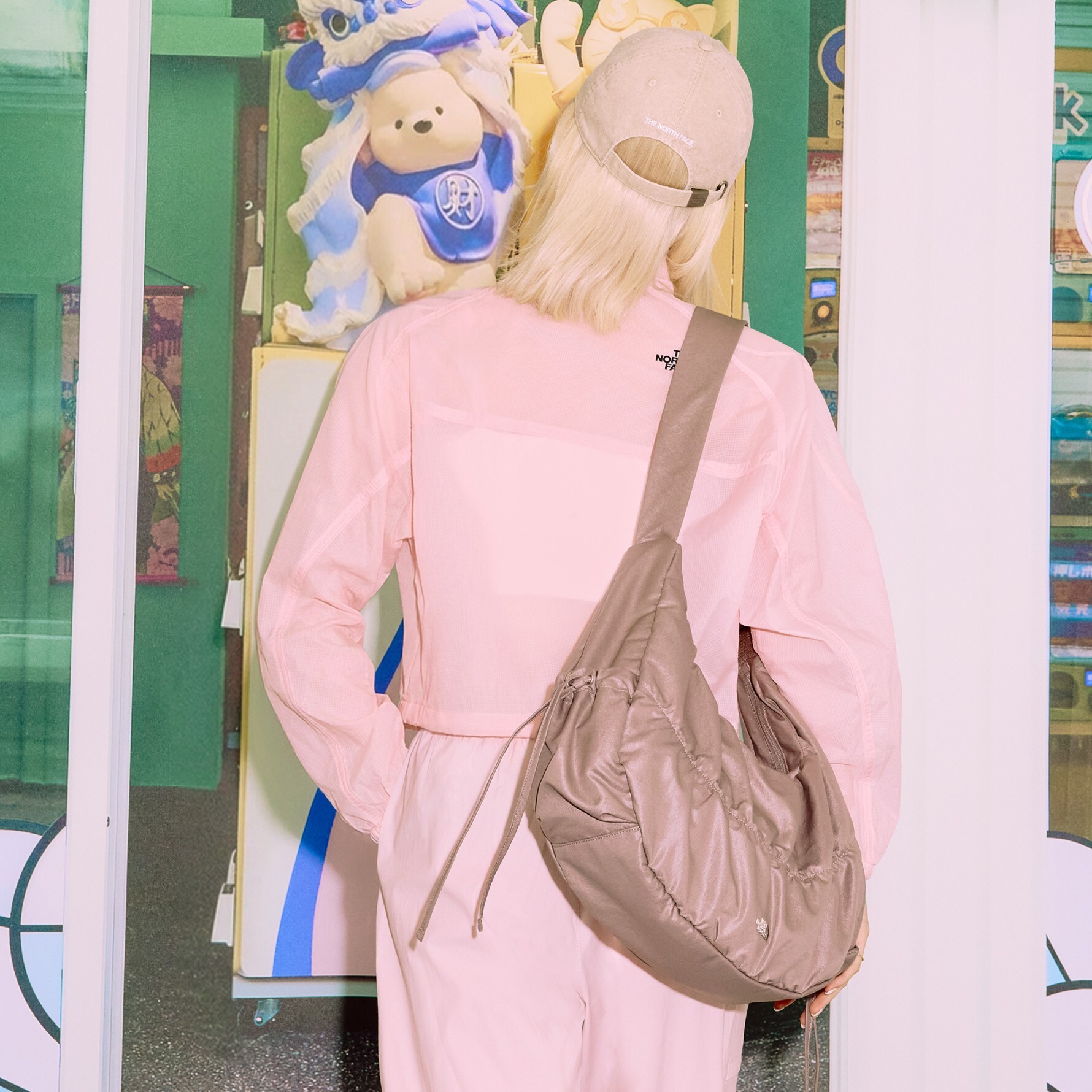 【代購】The North Face 26SS BONNEY SR 褶襉雲朵斜背包 機能收納 NN2PS18