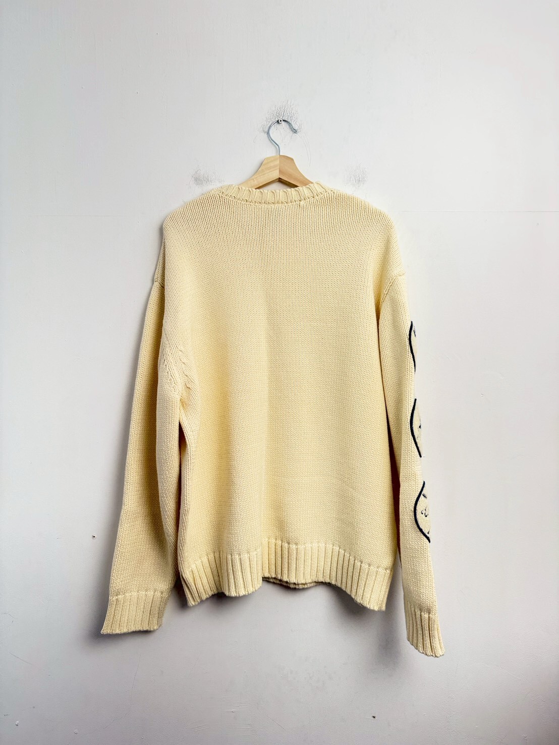 UNDEFEATED BASEBALL SWEATER SIZE L