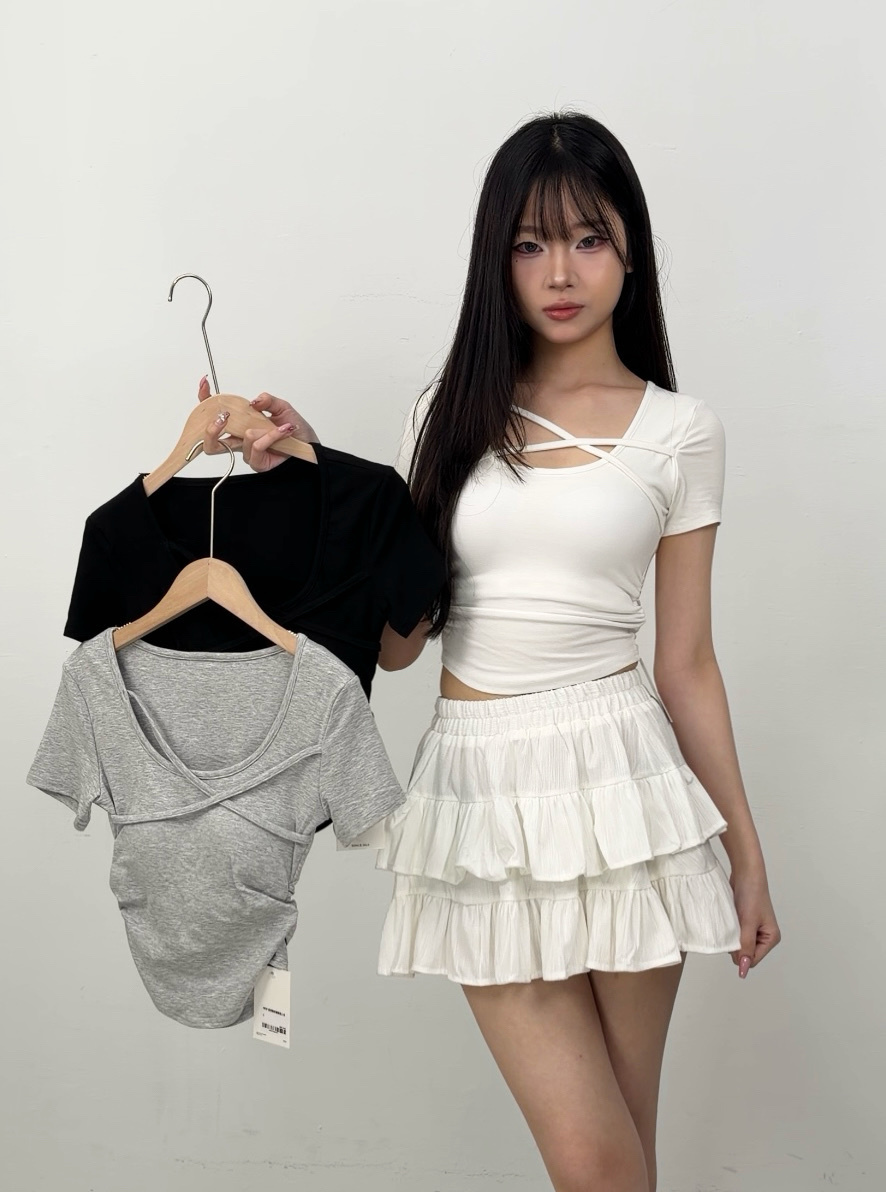 B49造型側抓皺胸墊上衣