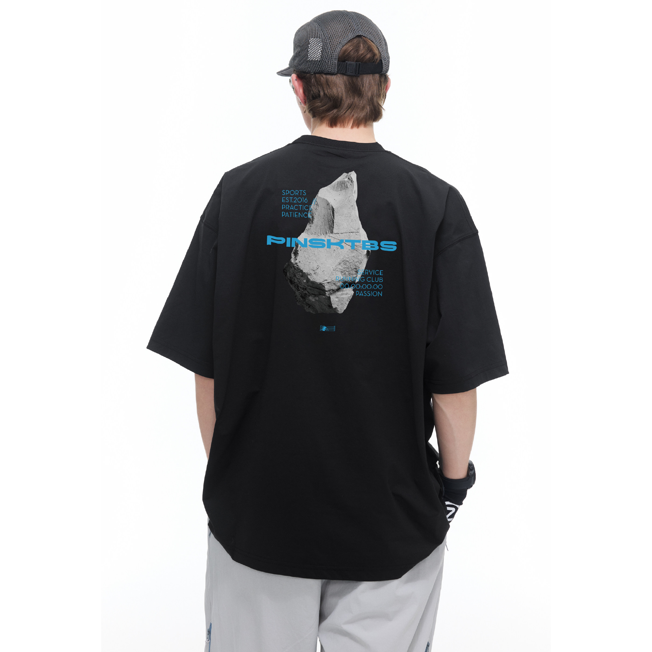 PIN SKTBS Rock Tee 岩塊標語 印花短Tee [P-T3426]