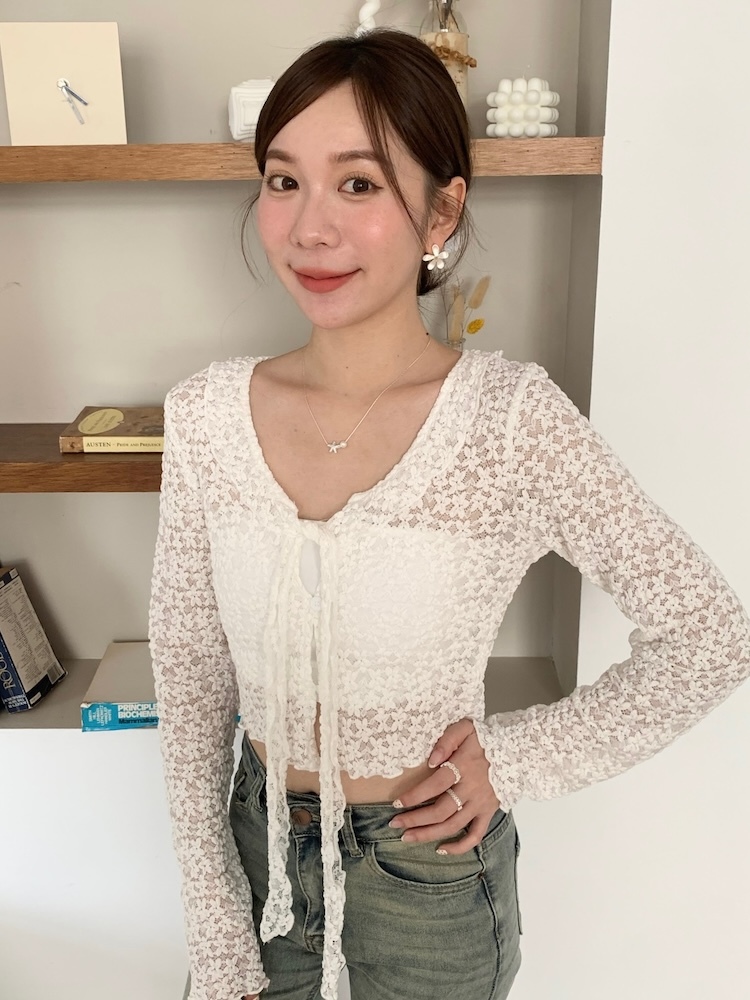 花朵蕾絲合身罩衫