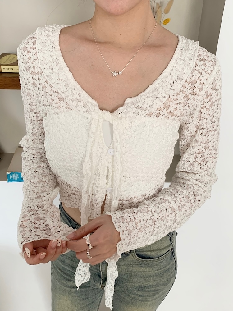 花朵蕾絲合身罩衫