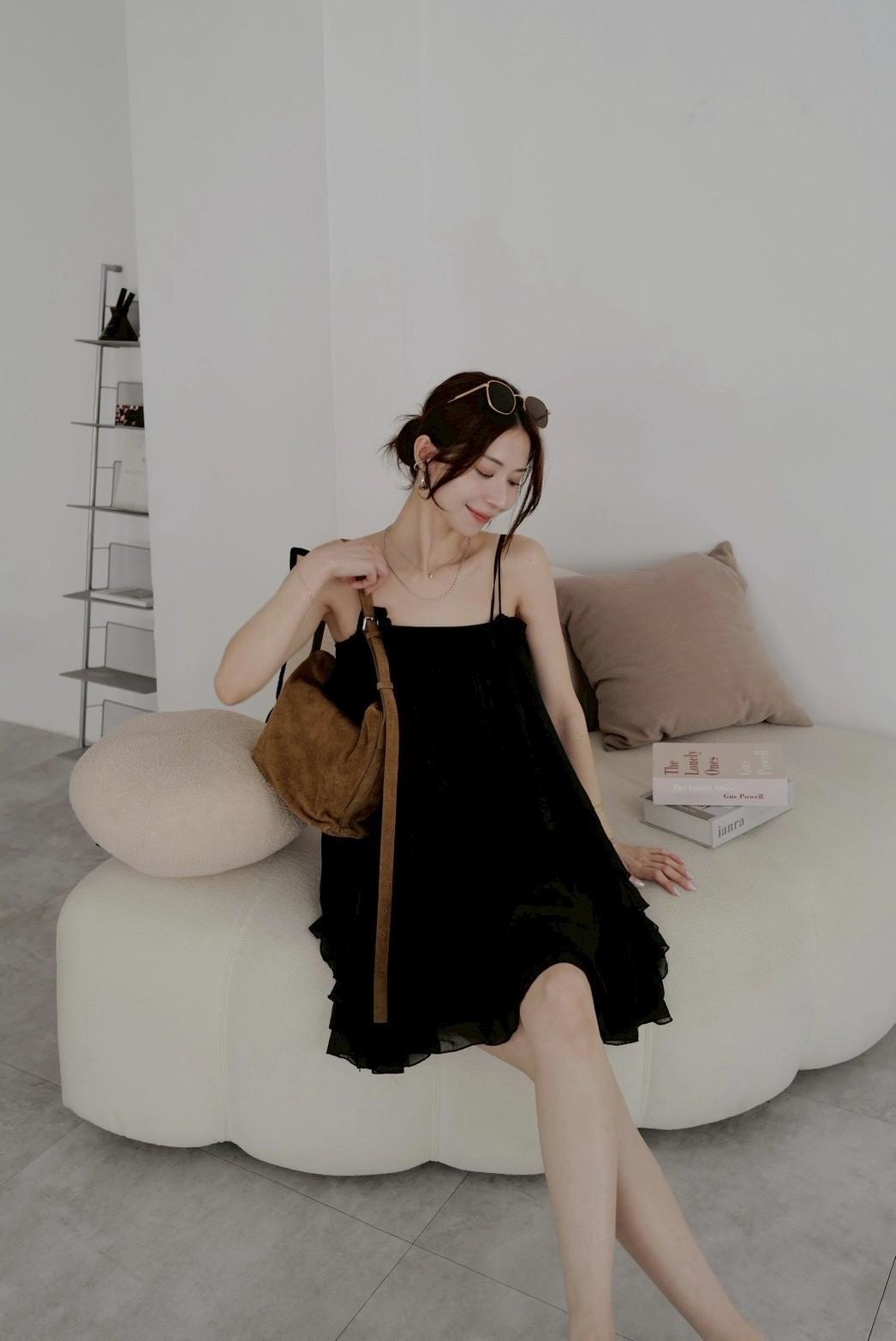 浪漫細肩荷葉短洋裝 HB22