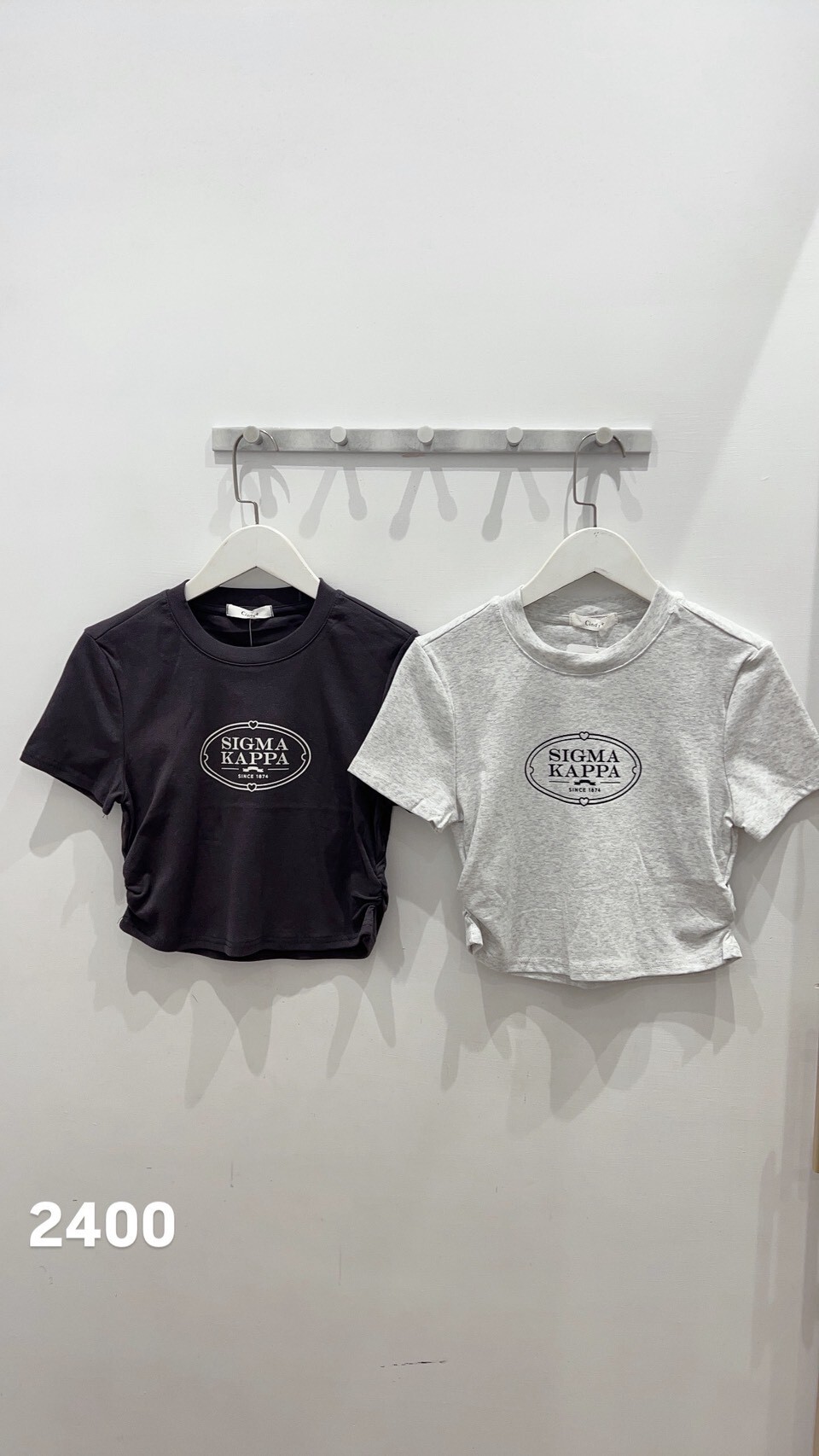 抓皺短板字母上衣