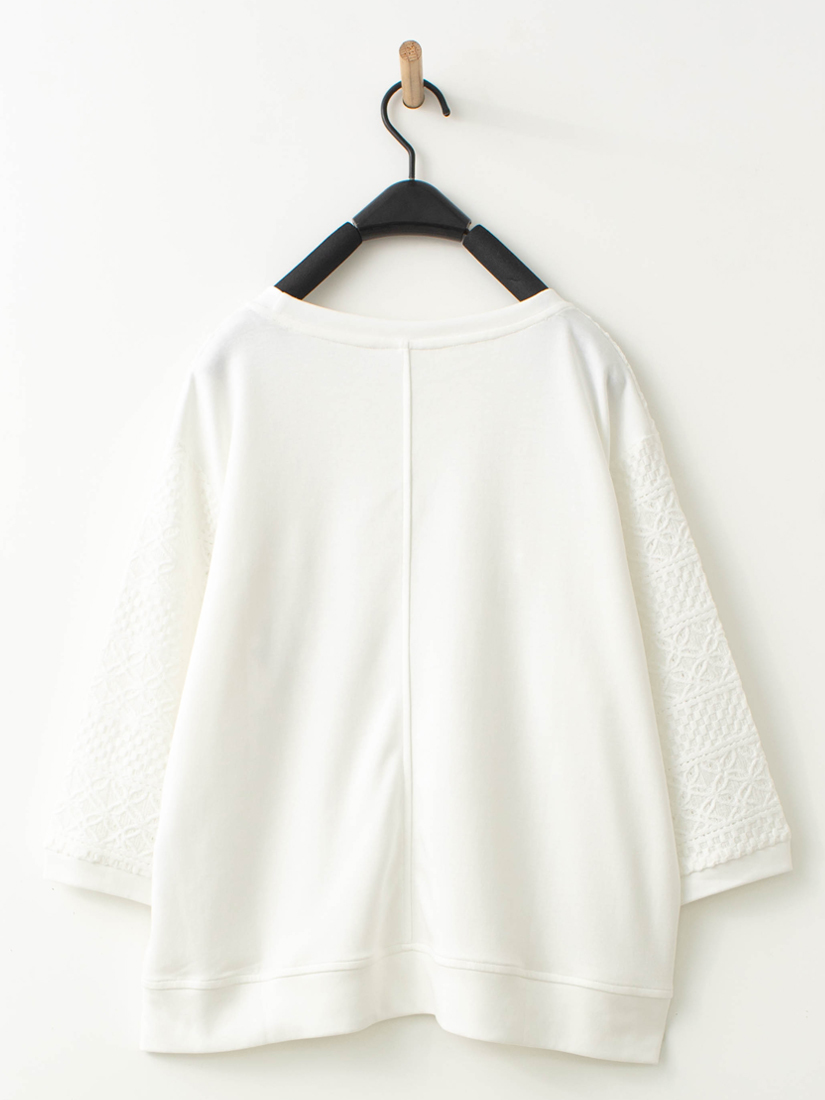 簍空勾花蕾絲剪接上衣