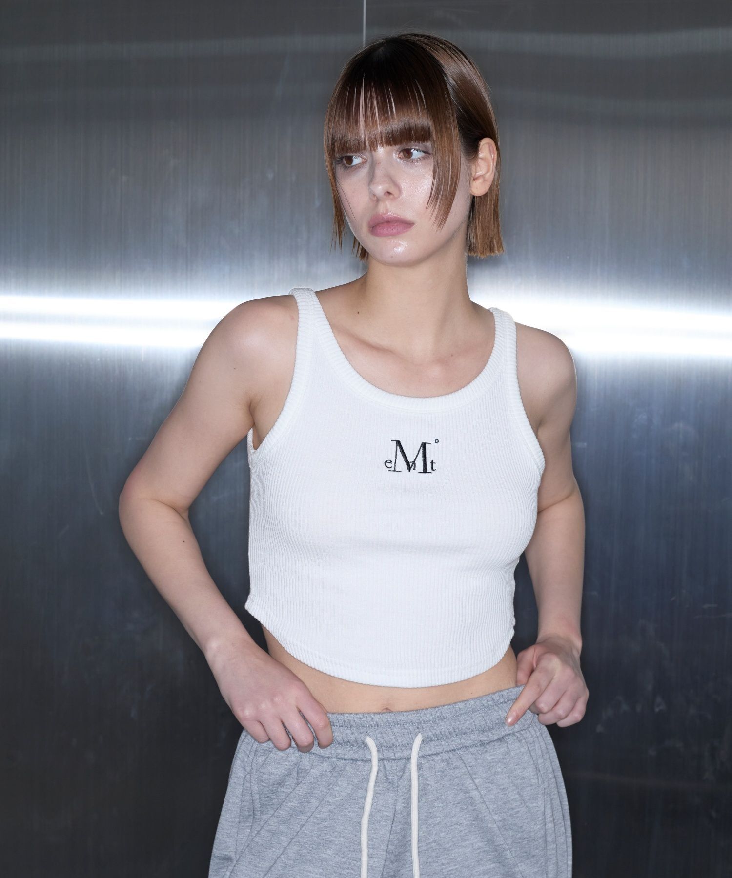 MUCENT 背部抓皺短版無袖背心 P00000WR