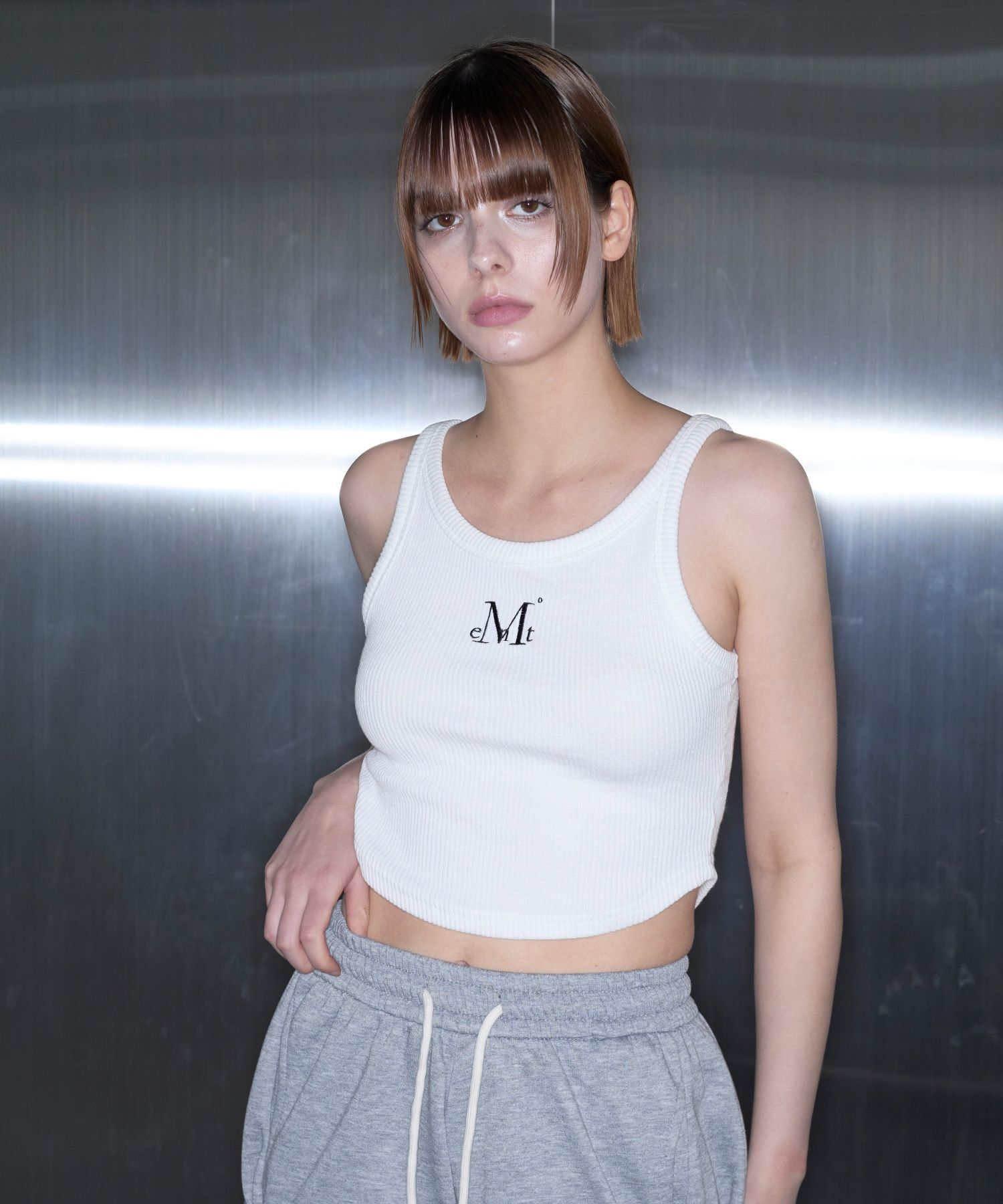 MUCENT 背部抓皺短版無袖背心 P00000WR