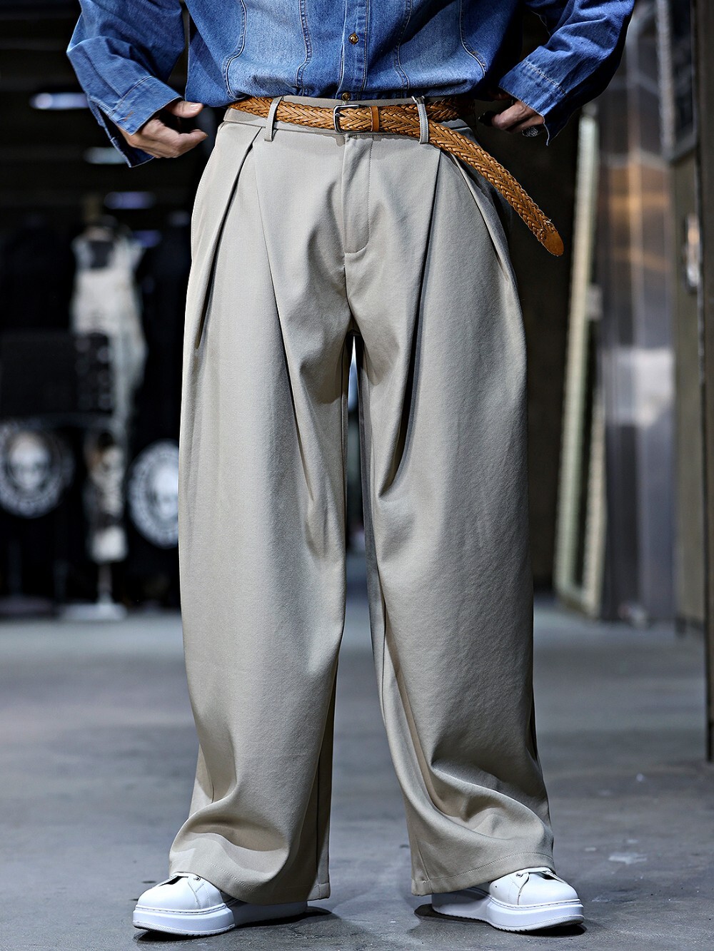 V褶闊腿休閒西裝褲