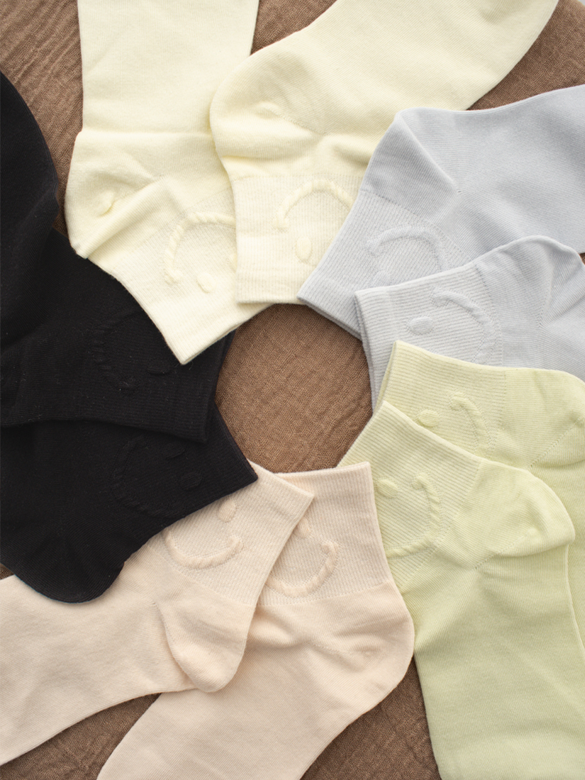 馬卡龍微笑純色短襪