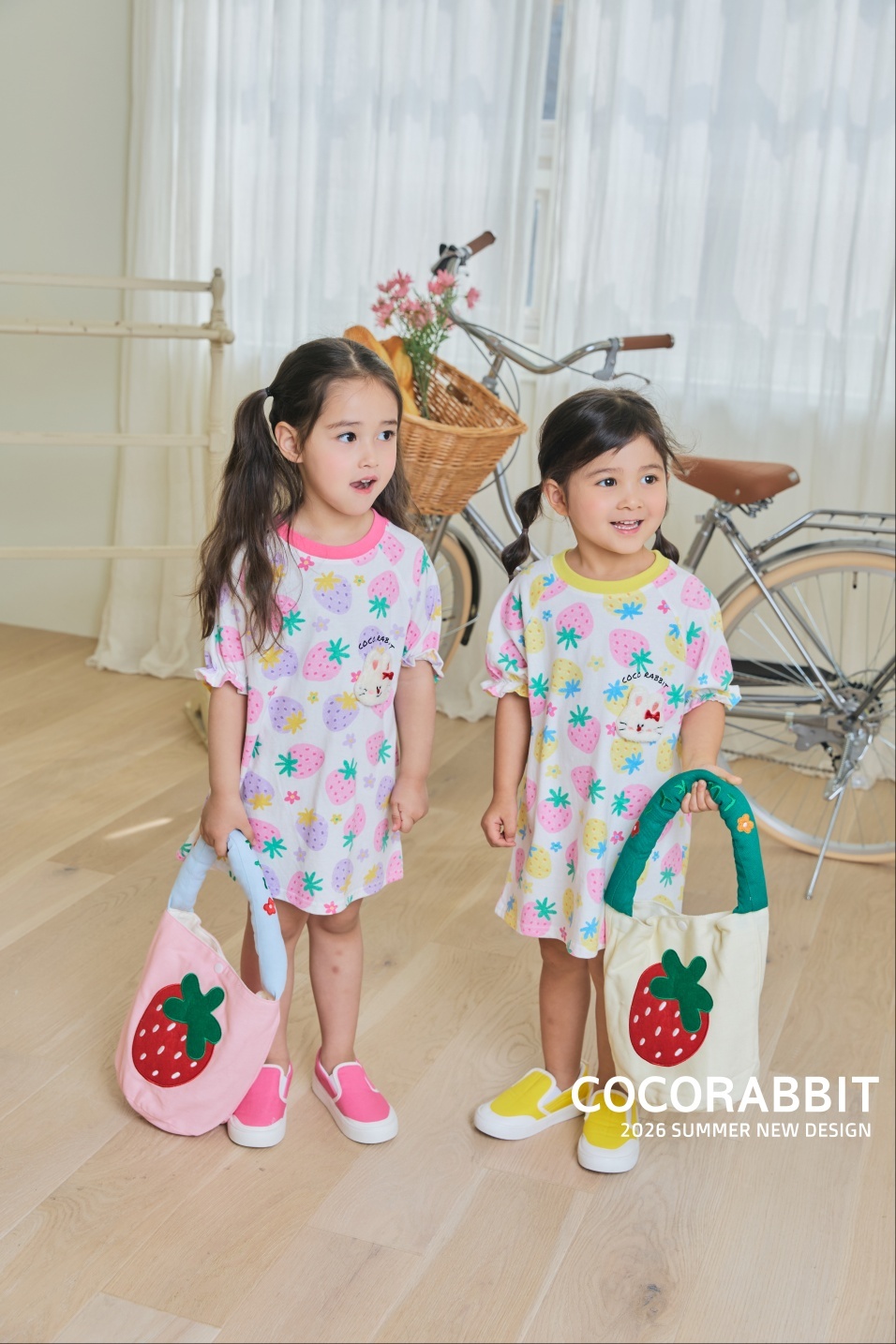 正韓夏cocorabbit 兩色草莓手拿包