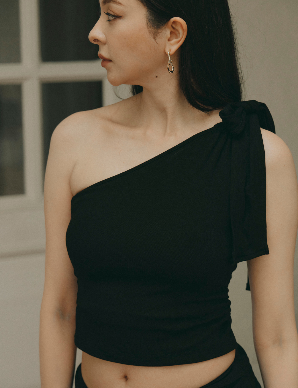 扭結垂墜Bra top斜肩上衣（3尺寸）