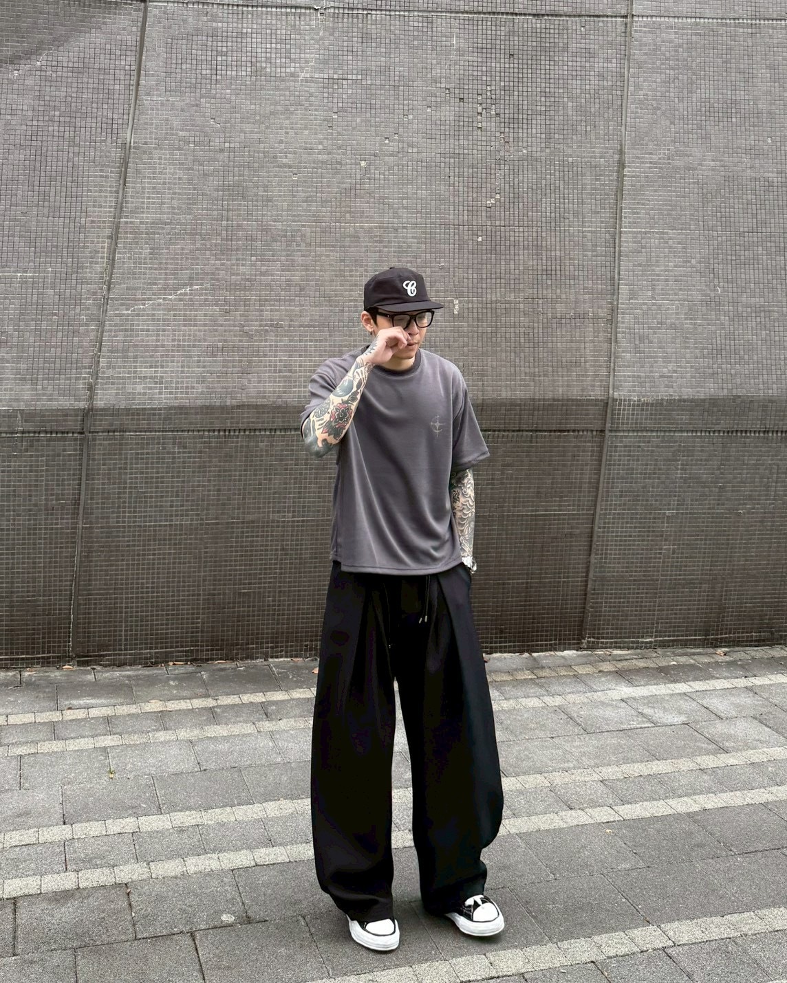 BOXY 圖騰 噴漆 寬短 短袖