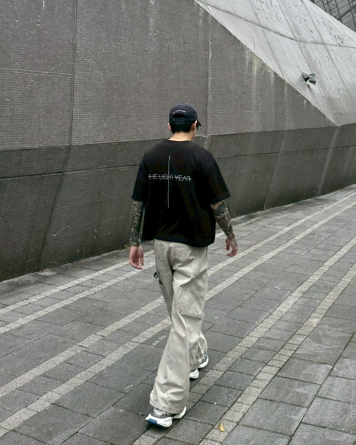 BOXY 後十字 字母 寬短 短袖