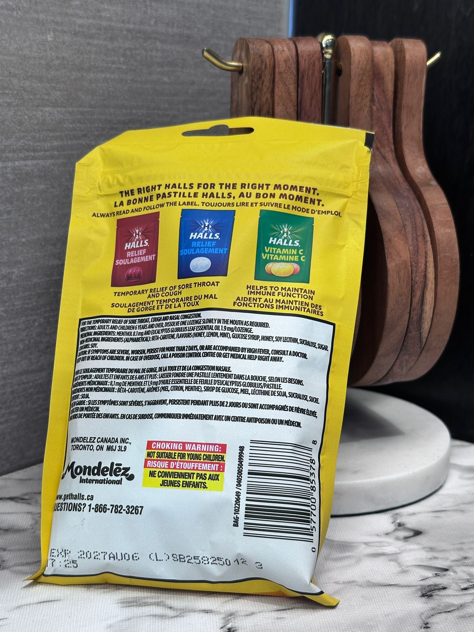 RZ59 Halls Honey Lemon Flavour Cough Drops 止咳蜂蜜檸檬潤喉糖 30粒** 到期日: 約 2027/07