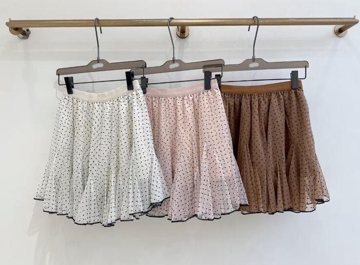 J53 腰25-44 長17 $399 (一口價)