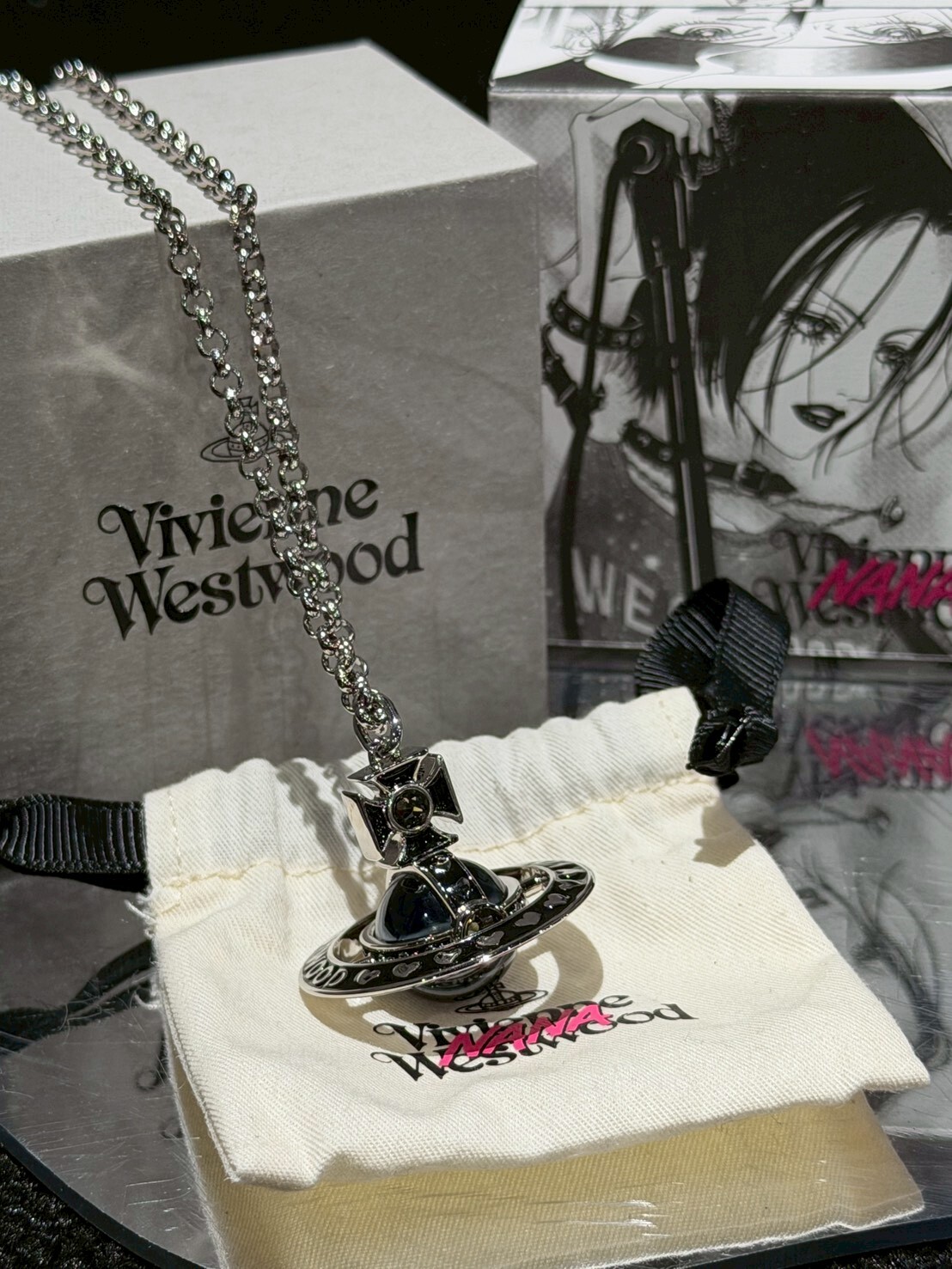 Vivienne Westwood x NANA 聯名限定 大顆黑銀 立體土星Logo項鍊