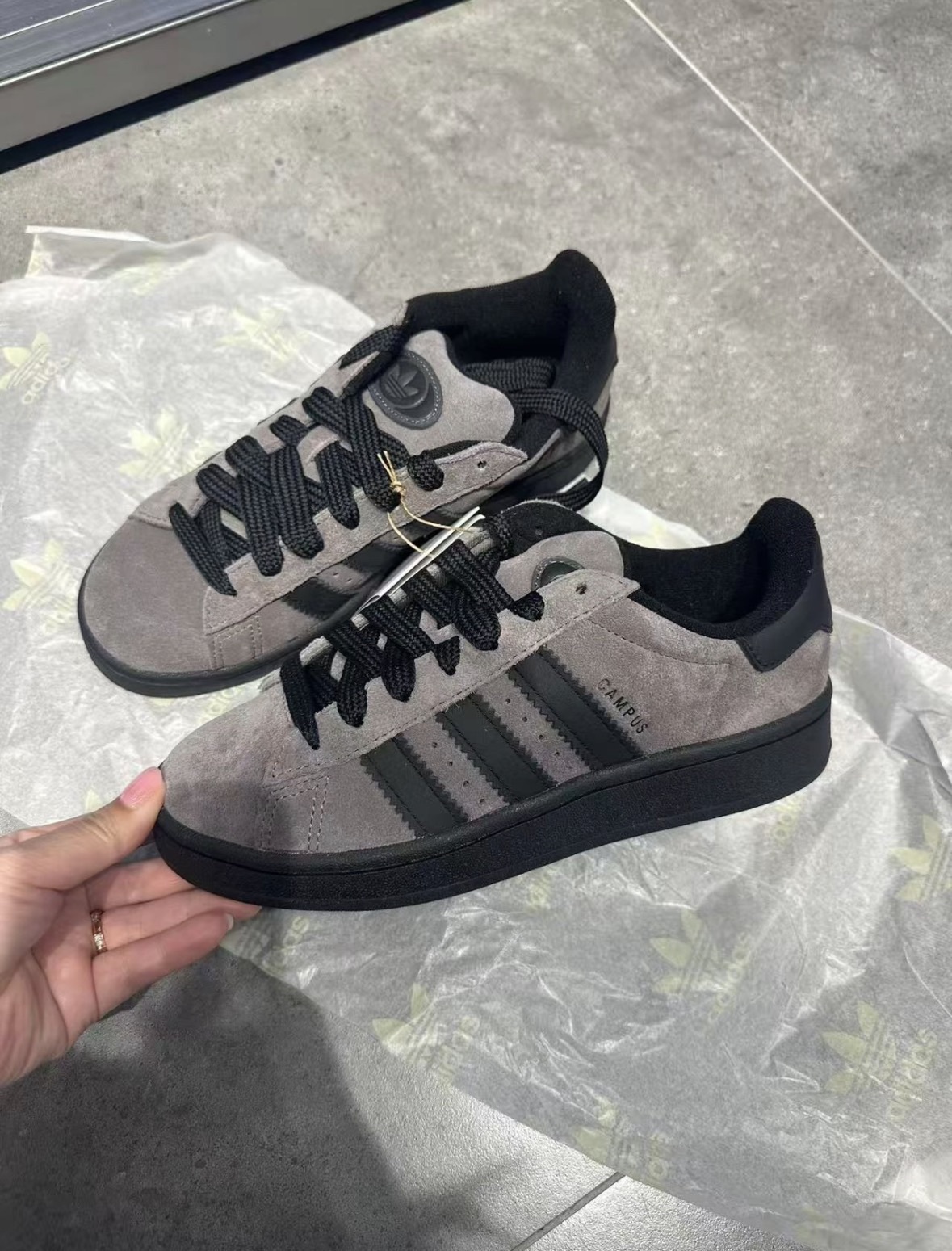 ［cortis嚴成玹同款 ］ adidas originals  CAMPUS 00s 皮革絨面革 百搭 麵包鞋 低幫 板鞋 男女鞋 IF8770