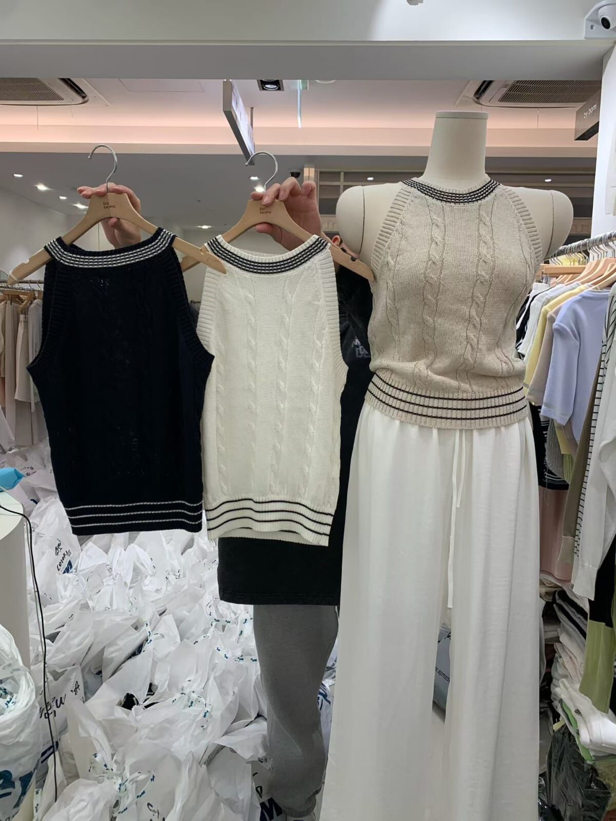 BM6008 麻花織紋撞色邊無袖背心