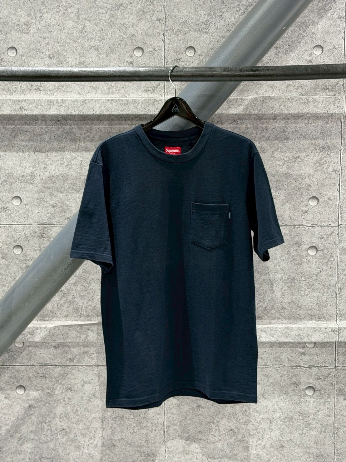 現貨 SUPREME 深藍口袋小標Logo短袖 T