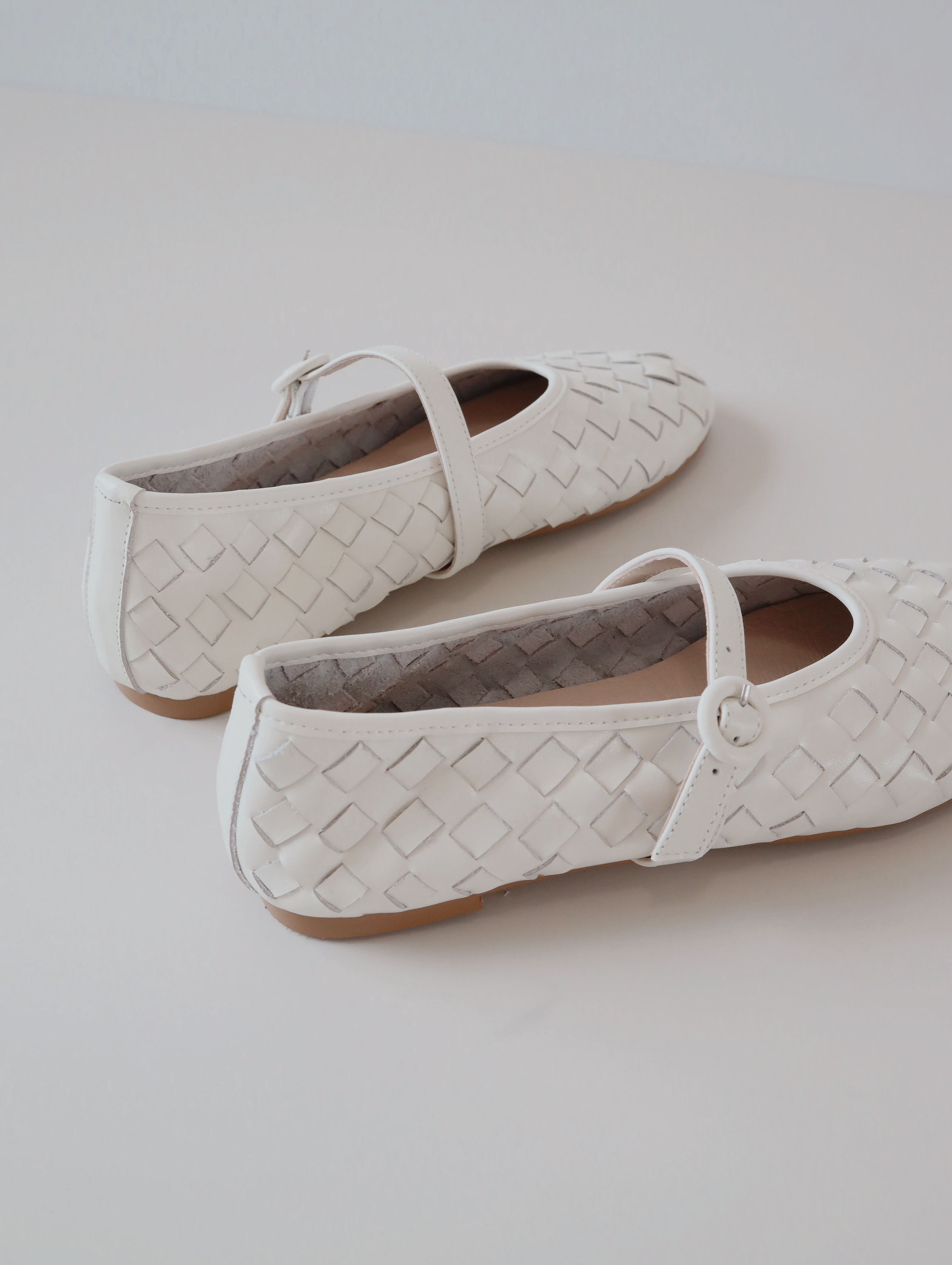 預訂 SS2209 Wissy Leather Flats