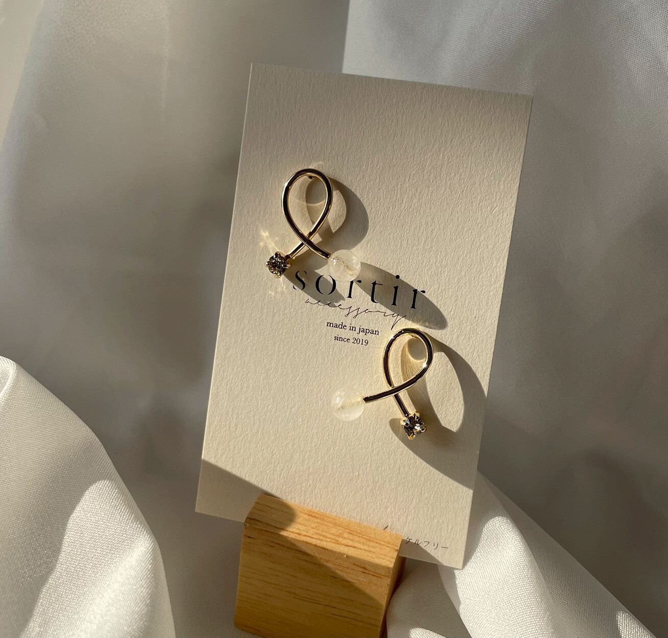 [sortir] 緞帶耳環 | 耳針 | 冰晶石英 | NO.191