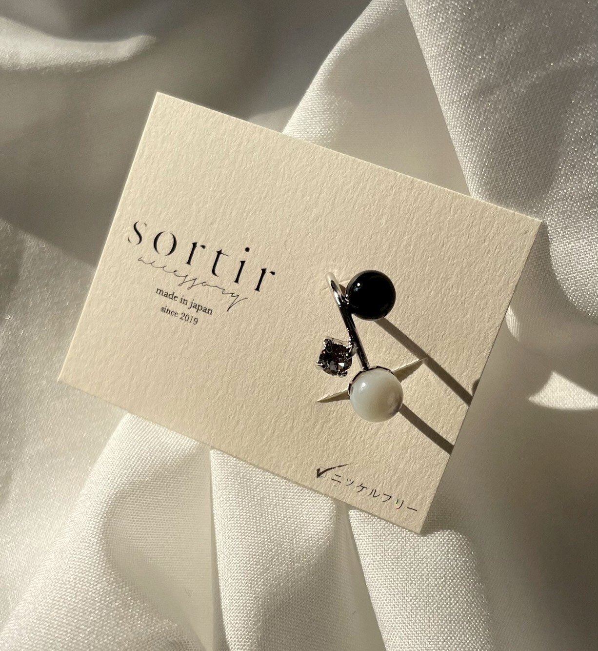 [sortir] 多石耳骨夾 | 縞瑪瑙×白貝 | NO.183