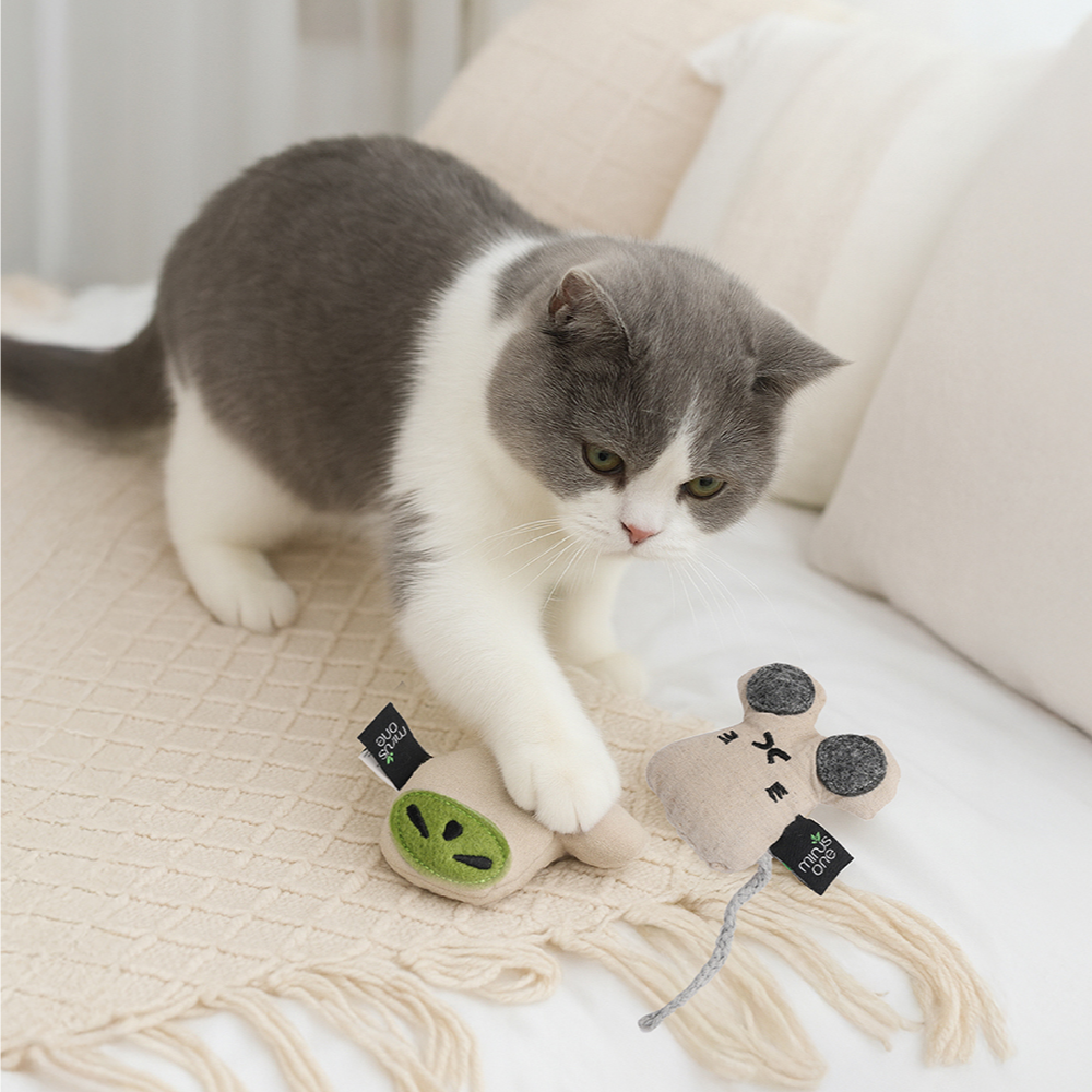 Minus One 邁樂思｜環保毛氈系列 貓咪吊掛玩具