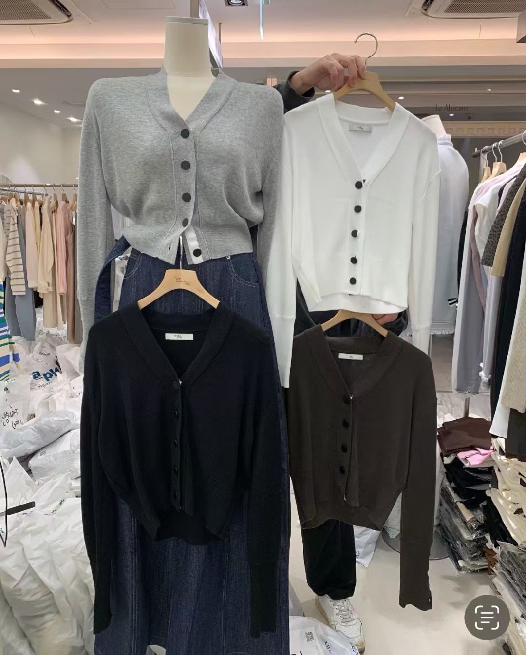 BM6034 短版鈕扣袖口排扣上衣