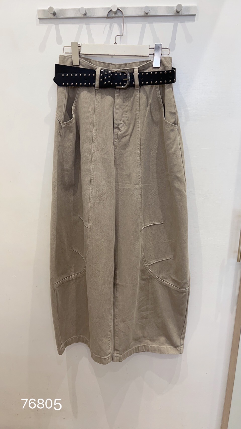 前線條寬鬆工裝彎刀褲