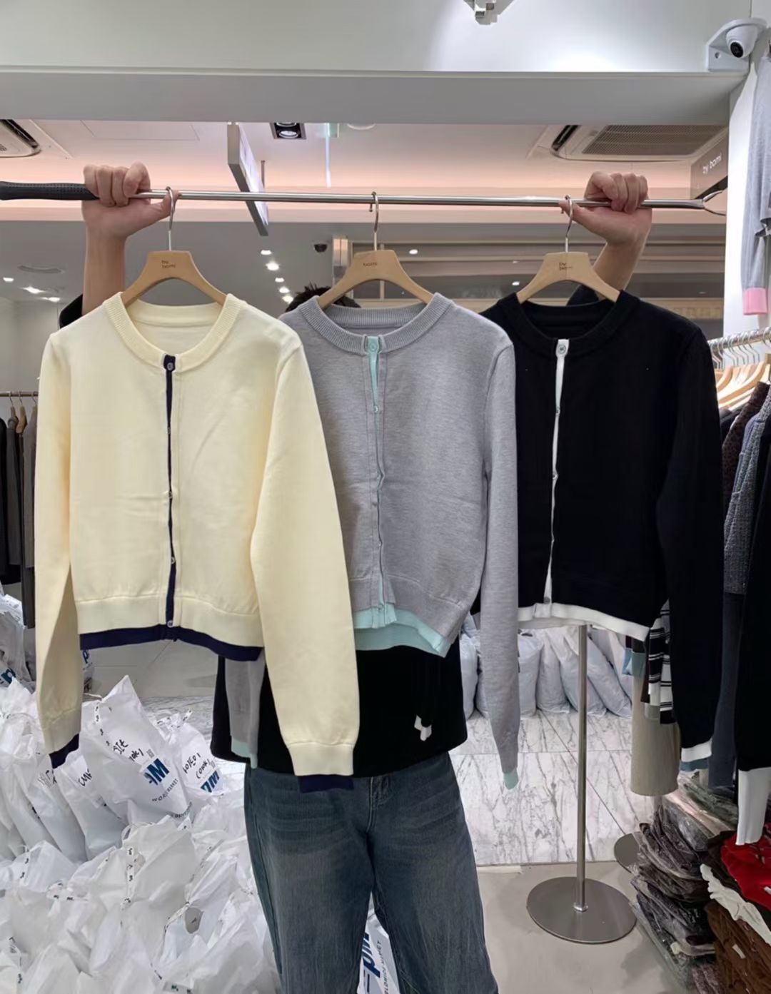 BM6038 撞色隱形排扣圓領上衣