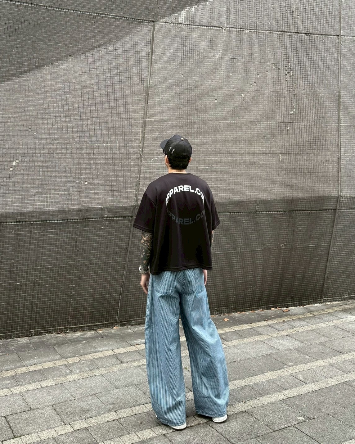 BOXY 環繞 字母 寬短 短袖