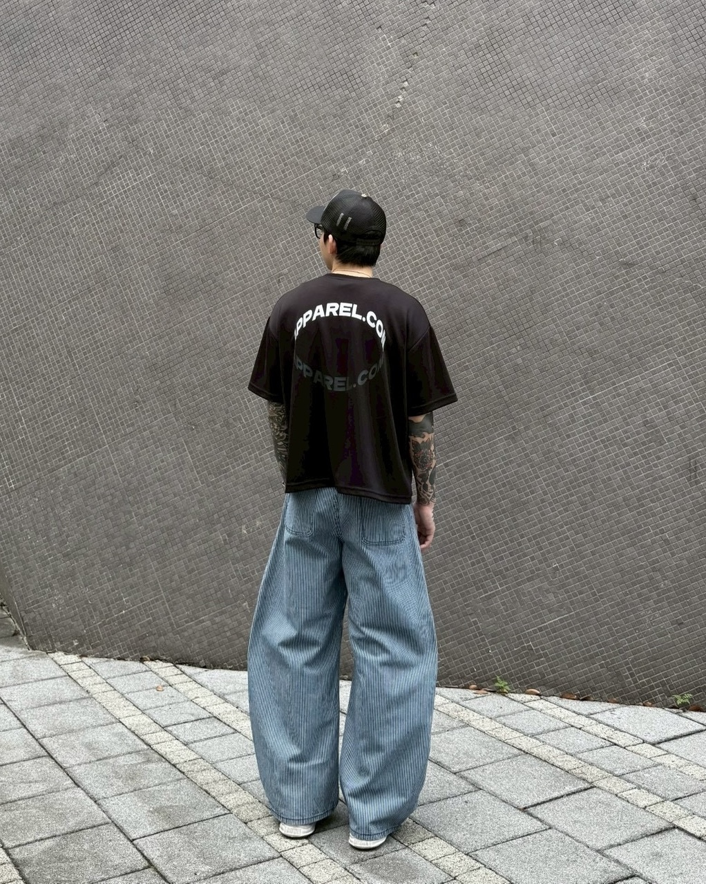 BOXY 環繞 字母 寬短 短袖