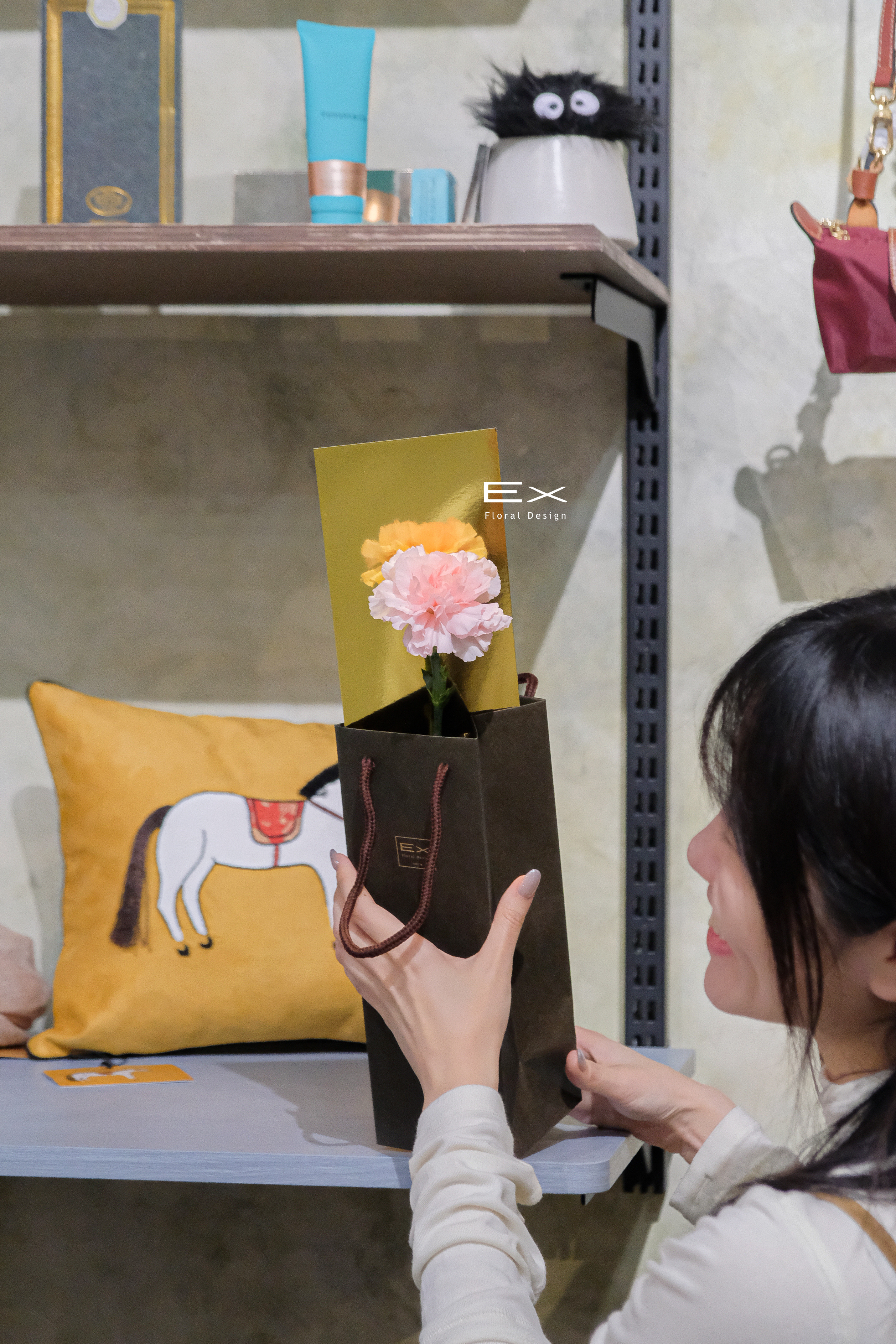 染｜康乃馨小卡 ( 驚喜花色 )