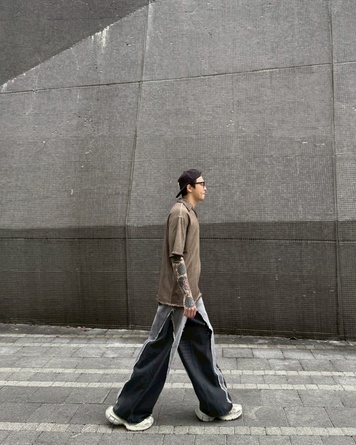 拼接 抽鬚 水洗 寬版 牛仔褲