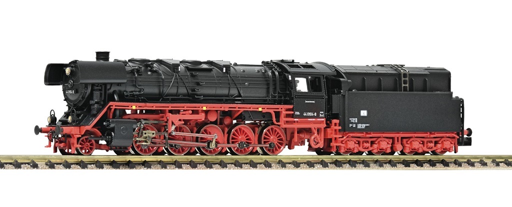 Fleischmann 7170028 N scale  839 Steam Locomotive 44 0104-8, DR
