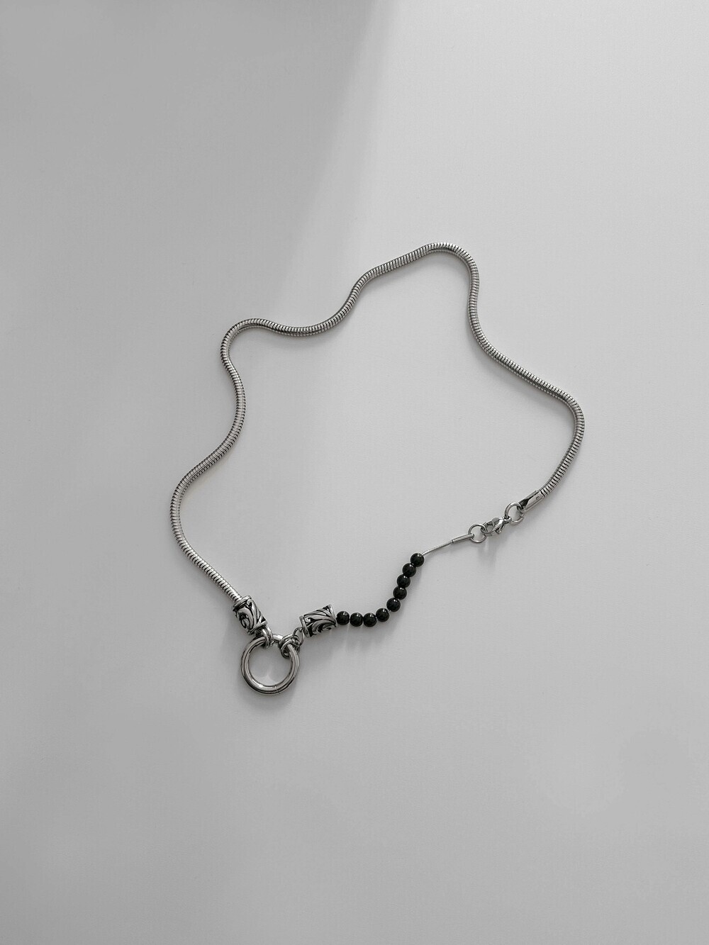 韓國限定🇰🇷 OFUSE fuse necklace 黑瑪瑙 串珠 圓環吊墜 歌德風 項鏈 項鍊 不鏽鋼材質 / 預購