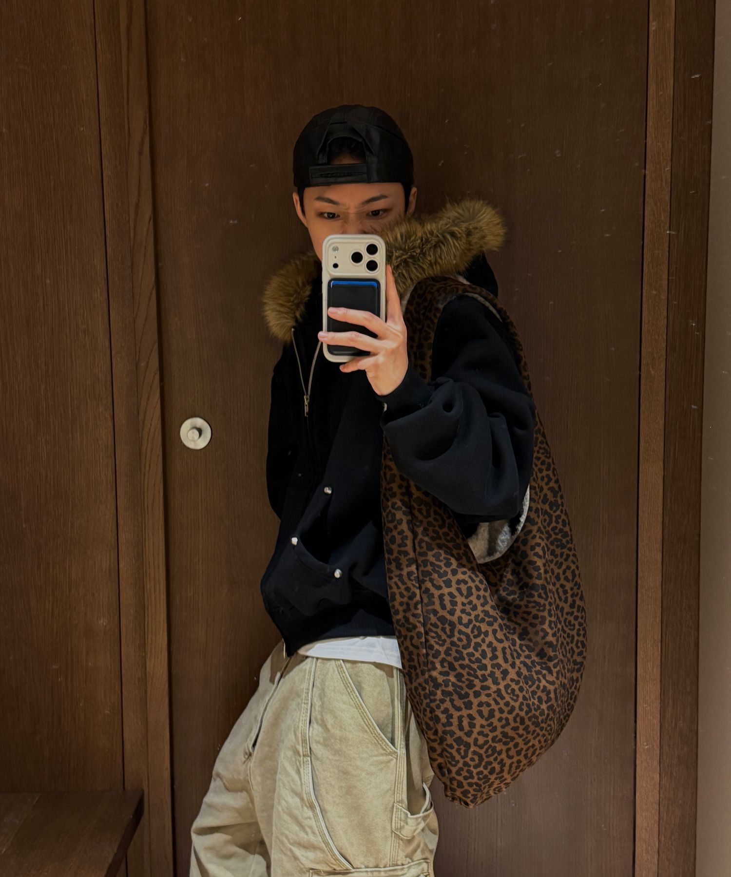 LETERIE 布克勒可翻面斜背包 象牙色 BOUCLE