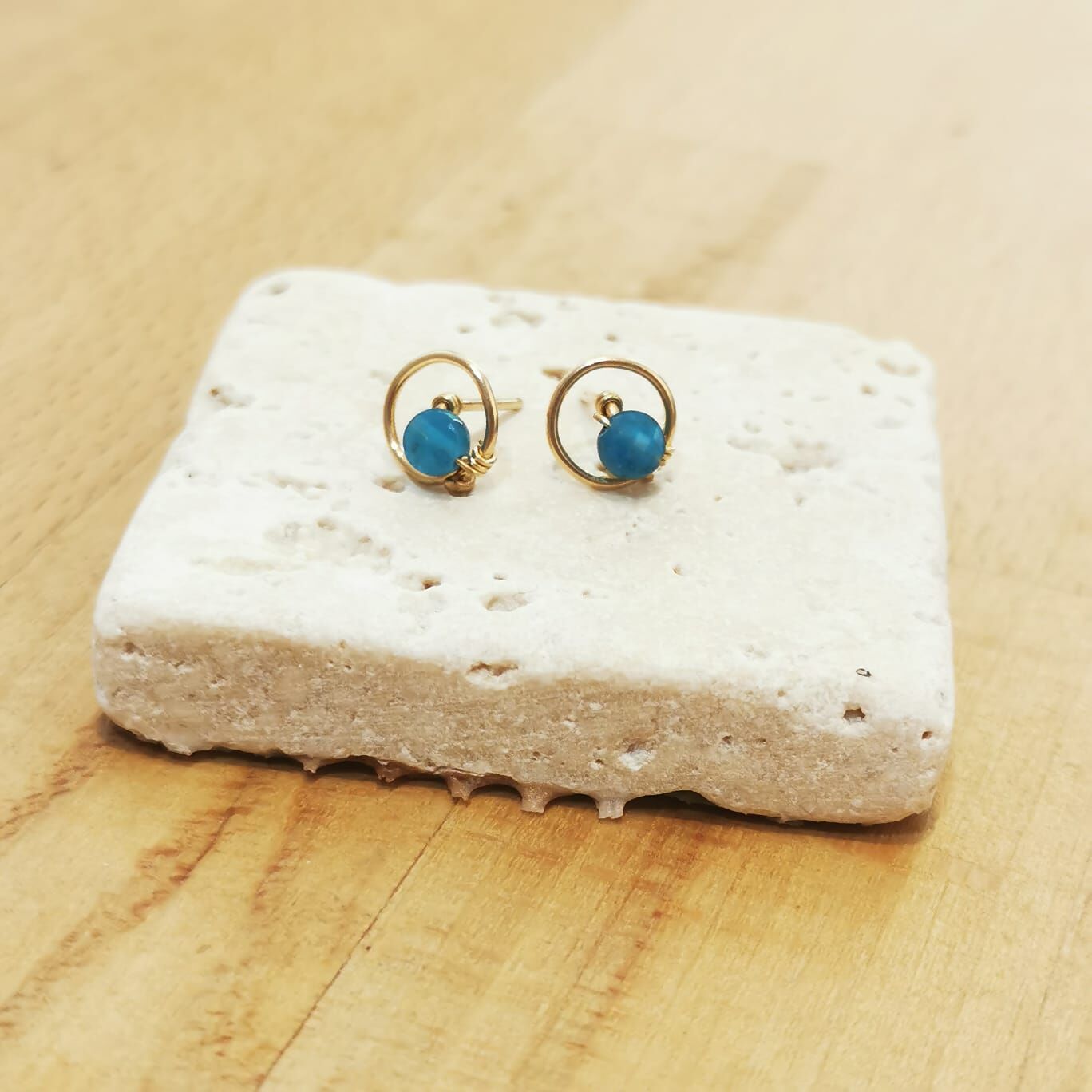 1YA0326-505 [YAY PARIS] Swan Fleas Earrings - Apatite #300sisw144 (EU)