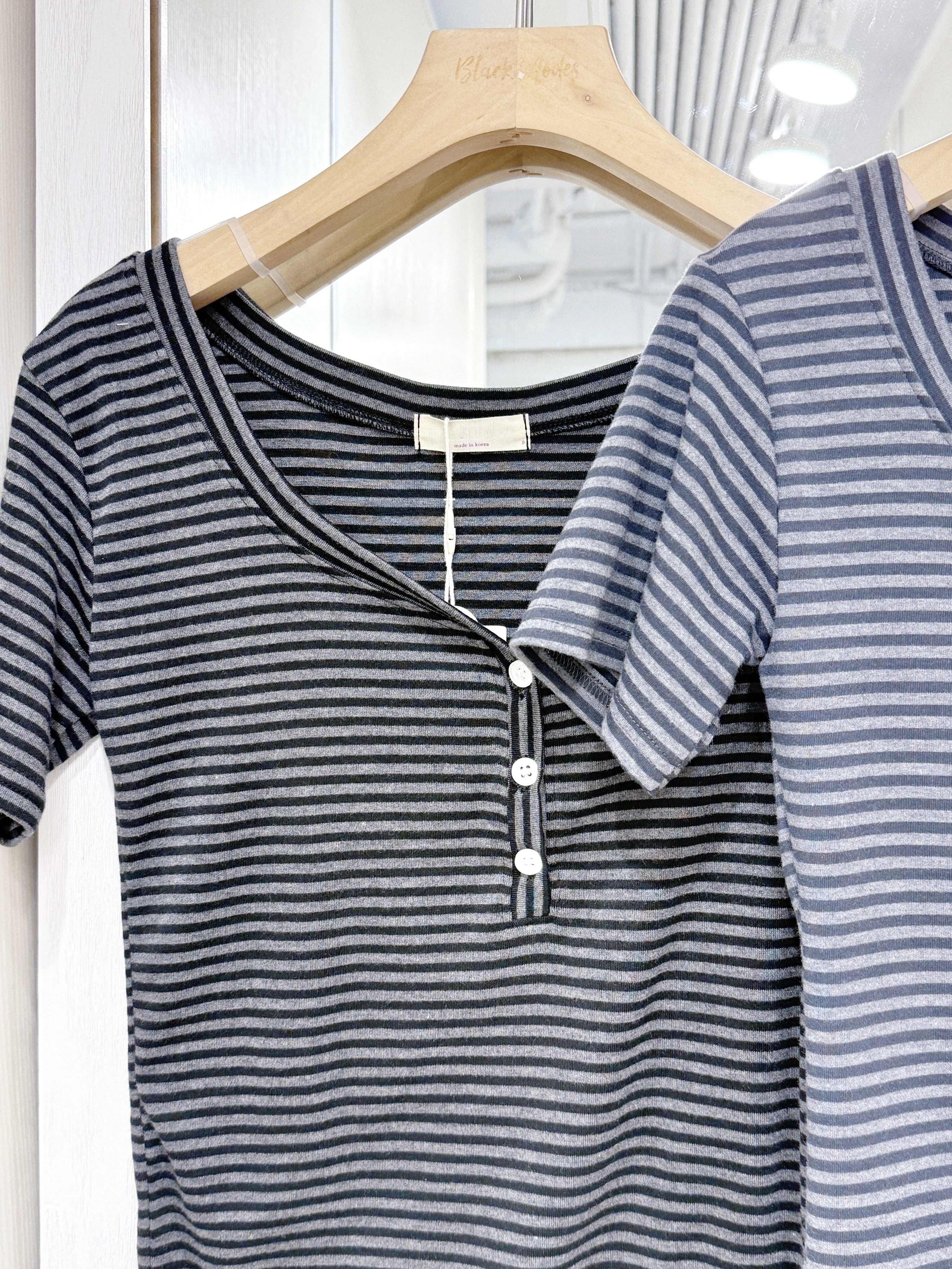 T1381｜型格小性感V領橫間短袖上衣⊹ ｡⁖✦