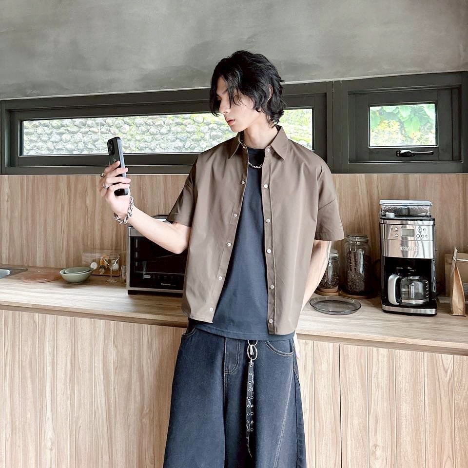 BOXY 銀扣 素面 寬短 短袖 襯衫