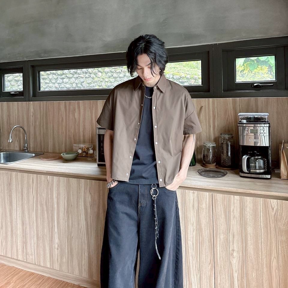 BOXY 銀扣 素面 寬短 短袖 襯衫