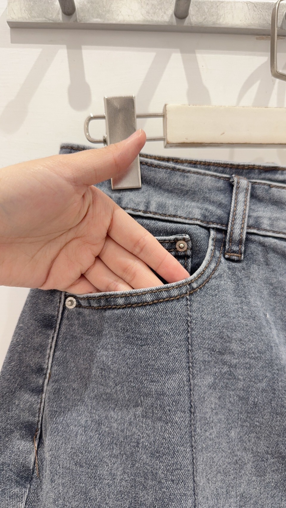 A-line mini skirt with stitching