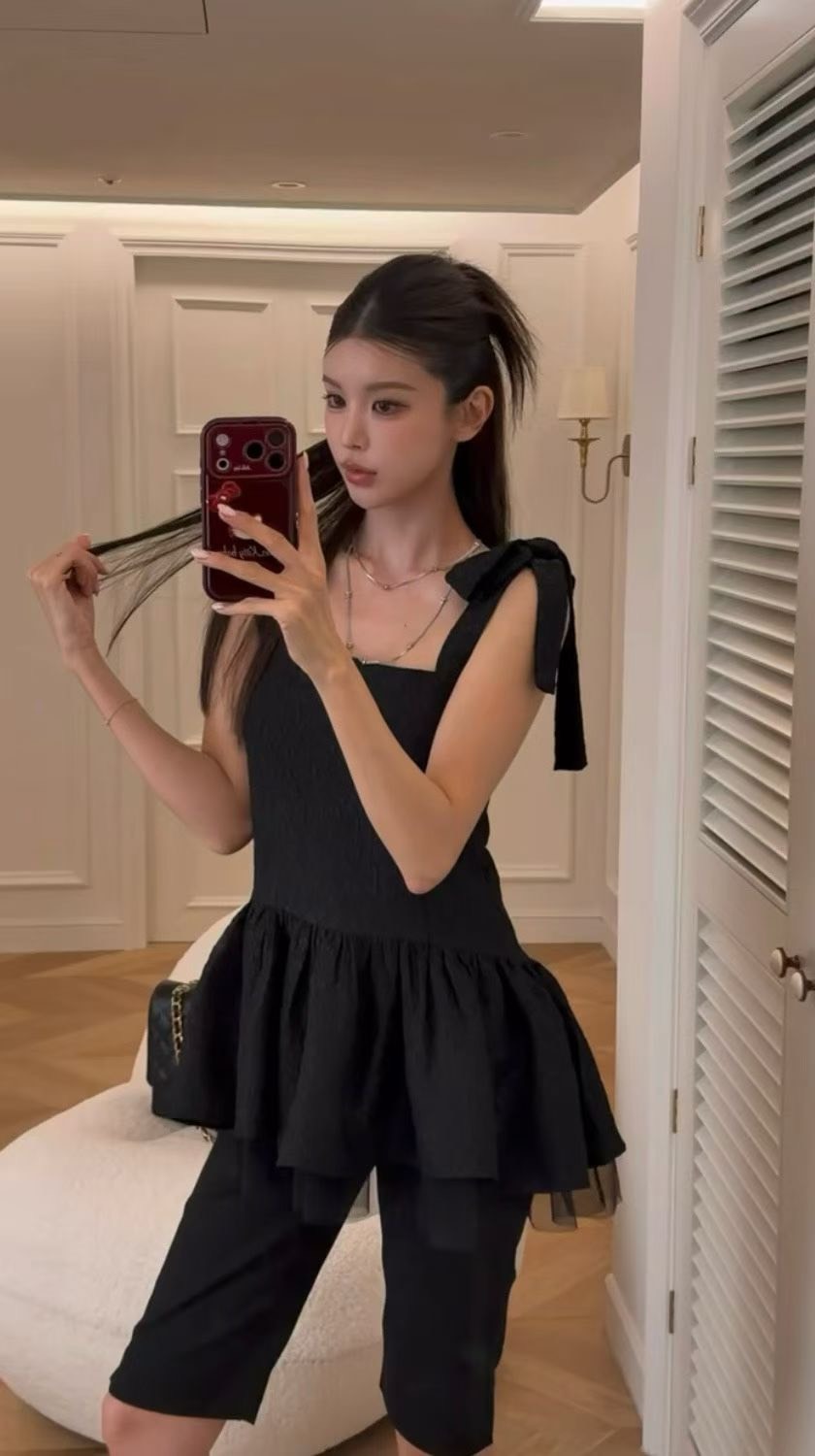 可愛肩綁帶拼接網紗娃娃上衣