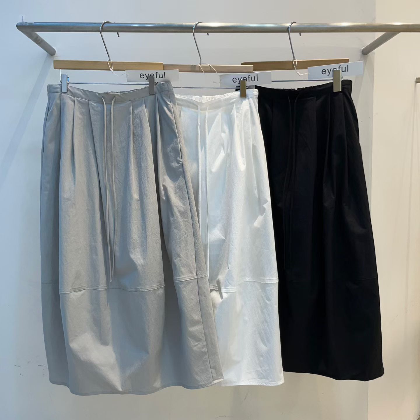 EY6012 後拉鏈腰繩滑料半身裙