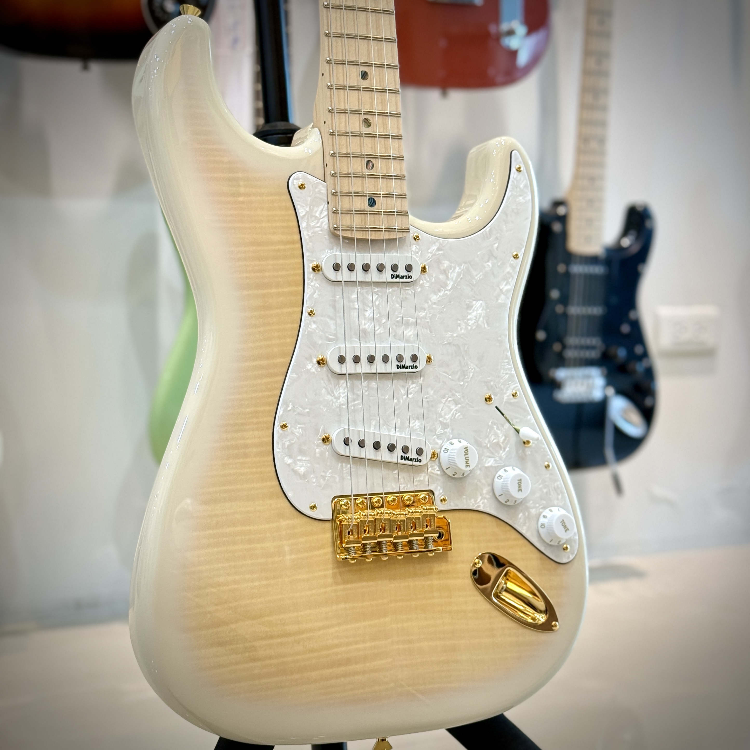 Fender FENDER MIJ RICHIE KOTZEN STRATOCASTER MN TRANSPARENT WHITE BURST 簽名款電吉他 第 4 張圖片｜三峽吉他 / Bass